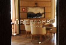 Drei Sterne f&uuml;r Restaurant "&Uuml;berfahrt" in Rottach-Egern - picture alliance / dpa