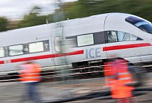 Die Generalsanierung der wichtigsten Strecken wird den Bahn-Kunden einiges abverlangen. Sie m&uuml;ssen h&auml;ufiger mit wochen- oder monatelange Umleitungen und l&auml;ngere Fahrzeiten rechnen. - Jan Woitas/ZB/dpa