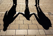 Bund spart durch Elterngeld-K&uuml;rzung - Peter Kneffel/dpa