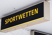 DFB geht Verdacht auf Wettbetrug bei 17 Fußballspielen nach - Sarah Knorr/dpa