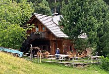 H&uuml;ttenurlaub in den Bergen - Foto: Joachim Hauck/dpa-tmn