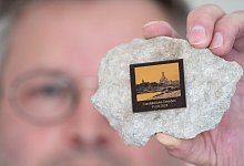 Carolabrücke Dresden - Bruchstücke - Sebastian Kahnert/dpa