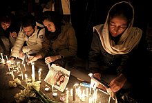 Mahnwache - Foto: Ebrahim Noroozi/AP/dpa