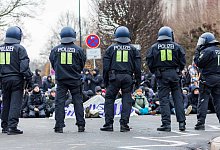 Polizei - picture alliance / Peter Steffen/dpa