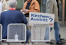 Kirchenaustritt-Schild - Marijan Murat/dpa/dpa-tmn