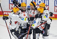 Eisb&auml;ren Berlin - Pinguins Bremerhaven - Andreas Gora/dpa