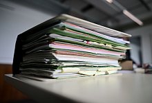 Akten - Sebastian Gollnow/dpa