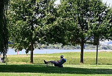 Sommer am Rhein - Roberto Pfeil/dpa