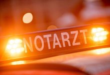 Nach Monaten in der Reha – inklusive weiterer Nahtoderfahrungen – darf der Mindener im Sommer nach Hause. Dort muss er feststellen, dass die Rückkehr zur Normalität sehr viel schwerer ist, als zunächst erwartet. - Lino Mirgeler/dpa