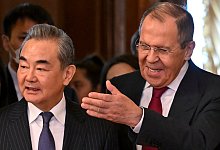 Wang in Moskau - Alexander Nemenov/Pool AFP/AP/dpa