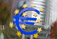 Euro-Symbol - Foto: Frank Rumpenhorst/dpa-tmn