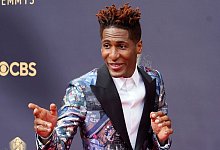 Jon Batiste geht mit elf Nominierungen ins Grammy-Rennen. - Chris Pizzello/Invision/AP/dpa