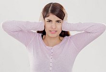 Umgang mit Verschw&ouml;rungserz&auml;hlungen - Monique W&uuml;stenhagen/dpa-tmn