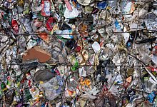 Verpackungsm&uuml;ll - Foto: Bernd von Jutrczenka/dpa