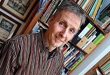 Mehr als 50 Fu&szlig;ball-Alben - FOTO: REINHARD ROHLF