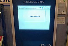Dieser Ticket-Automat steht jetzt in der Bürgerhalle im Salzufler Rathaus. - Stadt Bad Salzuflen