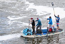 Stand-Up-Paddler wollen Weser auf rund 430 km nonstop befahren - Julian Stratenschulte/dpa