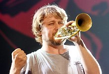 LaBrassBanda - Foto: picture alliance / Tobias Hase/dpa