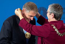 Sibylle Keupen + Klaus Iohannis - Foto: Federico Gambarini/dpa