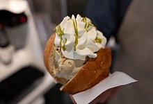 Eis im Brioche-Brötchen - Markus Lenhardt/dpa