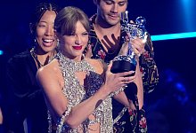 Taylor Swift nahm den Preis für das beste Video entgegen. - Evan Agostini/Invision/AP/dpa