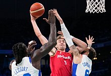 Paris 2024 - Basketball - Mark J. Terrill/AP