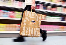 dm Drogeriemarkt - Uli Deck/dpa