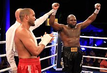 Gratulation - Foto: Peter Gercke/dpa-Zentralbild/dpa