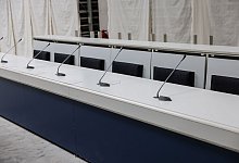 Anklagebank - Oliver Berg/dpa