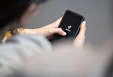 Auf einem Smartphone ist das Tiktok-Logo zu sehen - Hannes P Albert/dpa/dpa-tmn