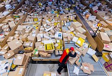 Logistikzentrum - Rolf Vennenbernd/dpa/dpa-tmn