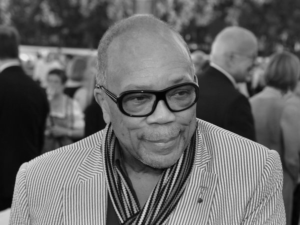 Der US-amerikanische Musikproduzent Quincy Jones ist im Alter von 91 Jahren gestorben. (Archivfoto) - © Ursula Düren/dpa