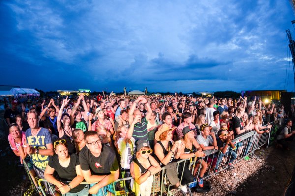 Alles live: Zuschauer in Lieme. - © Archivfoto: Nicole Reineke