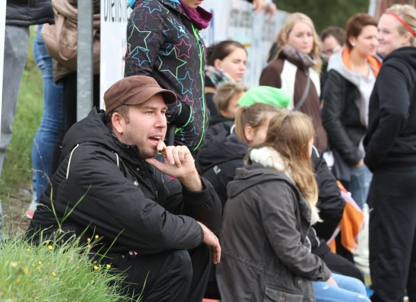 Neuer Mann in Lügde: Andreas Hoffmann (links, mit Cappy) freut sich über den gelungenen Start. - © Archiv: Sebastian Lucas