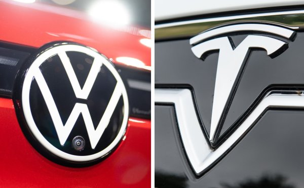 VW verdoppelt E-Auto-Auslieferungen, Tesla halbiert sie. - © Ronald Bonß;Patrick Seeger/dpa