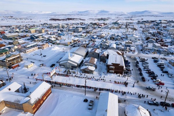 Die Suche nach der Maschine läuft. - © Loren Holmes/Anchorage Daily News/AP/dpa