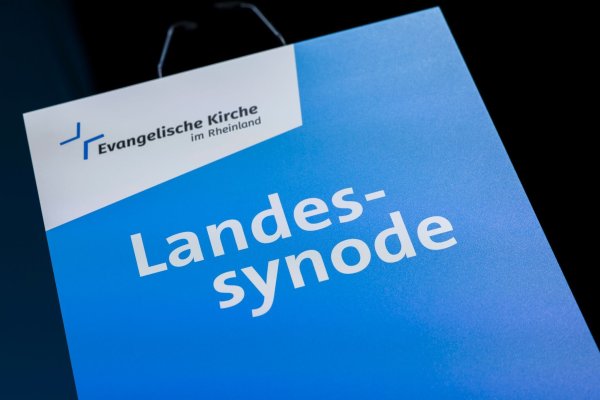 Die Landessynode der Evangelischen Kirche im Rheinland stellt die Weichen für einen theologischen Bildungscampus. (Symbolbild) - © Thomas Banneyer/dpa