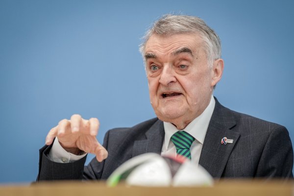 Herbert Reul, Innenminister des Landes Nordrhein-Westfalen. - © Kay Nietfeld/dpa