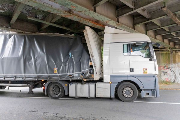 Verletzt wurde bei dem Unfall niemand. - © Justin Brosch/dpa