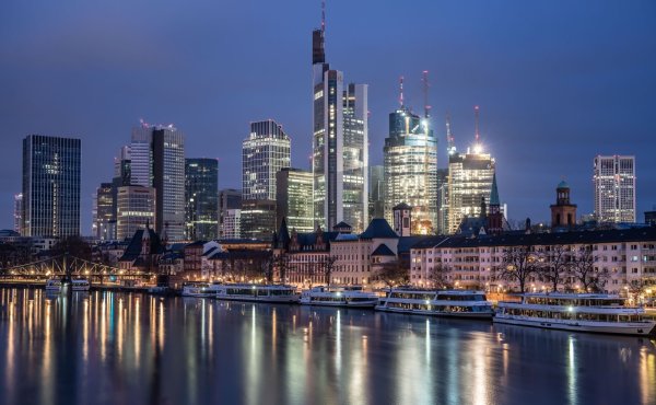 Banken waren am Steuerbetrug mit windigen Aktiendeals beteiligt - der Verein Finanzwende fordert schnellere Aufklärung. (Archivbild) - © Frank Rumpenhorst/dpa