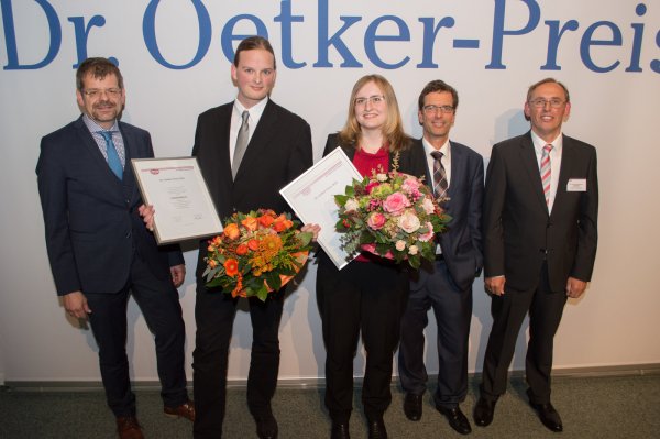 Freuen sich: (v. l.) Ulrich Müller, Christian Merck, Saskia Wucher, Thomas Gassenmeier und Konrad Hörstmann-Jungemann. - © Raphael Bartling