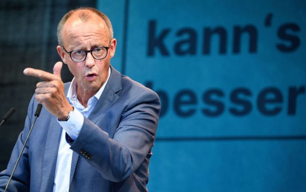 Friedrich Merz macht Zusagen zu Grenzzurückweisungen zur Bedingung für weitere Gespräche mit der Bundesregierung. - © Bernd von Jutrczenka/dpa