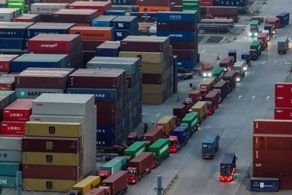 Chinas Wirtschaft wird maßgeblich durch Exporte angetrieben. - © Uncredited/CHINATOPIX via AP/dpa