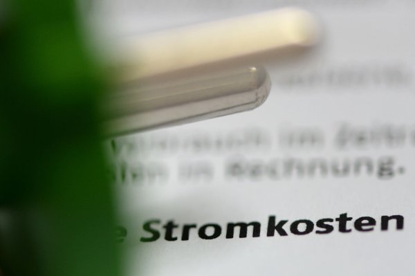 Stromkosten zahlt jeder Haushalt - aber nicht jeder achtet darauf, einen möglichst guten Tarif zu haben. - © picture alliance / ZB