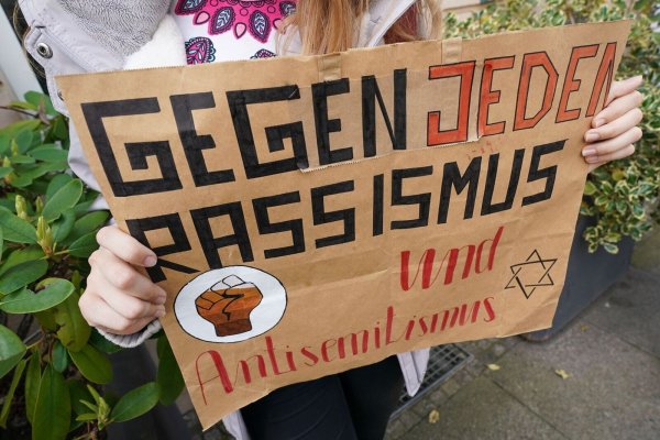 - © Peter Endig/dpa-Zentralbild/dpa