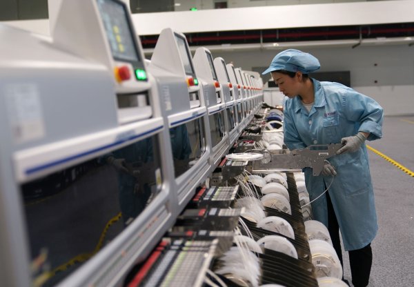 Nach Monaten trüber Stimmung in Chinas produzierendem Gewerbe bessern sich die Aussichten. (Archivbild) - © Han Chuanhao/XinHua/dpa