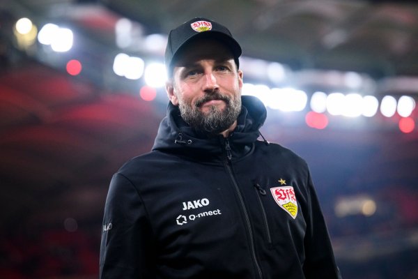 Freut sich auf das nächste Duell mit Bayer Leverkusen: Stuttgarts Trainer Sebastian Hoeneß. - © Tom Weller/dpa