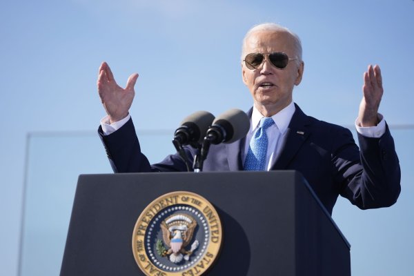 Der Demokrat Biden will es bei der Amtseinführung anders halten als sein republikanischer Vorgänger Trump. (Archivbild) - © Mark Schiefelbein/AP