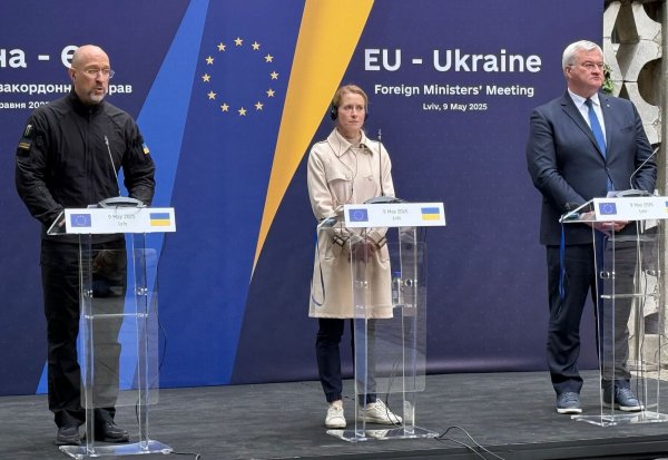 Die EU-Außenbeauftragte Kallas und die Außenminister der EU-Staaten kamen in Lwiw mit Vertretern der Ukraine zusammen. - © Jörg Blank/dpa