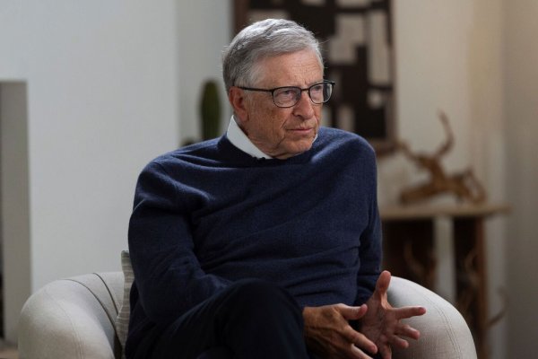 Bill Gates brachte in den vergangenen Jahren einen großen Teil seines Vermögens in seine wohltätige Stiftung ein. (Archivbild) - © Jae C. Hong/AP/dpa